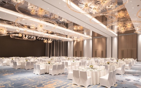 英冠厅 [ 最大80桌 · 高7.5m · 无柱 ·  ]