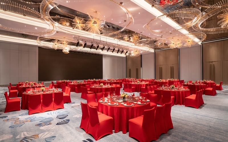 巴黎厅 [ 最大40桌 · 高6.4m · 3个柱子 ·  ]